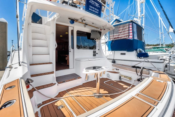 2006 Luhrs 41