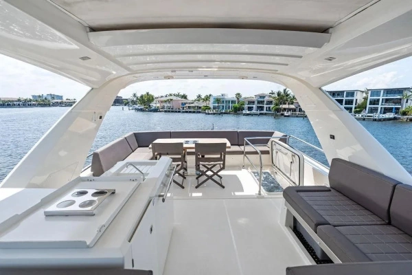 2018 Prestige 68