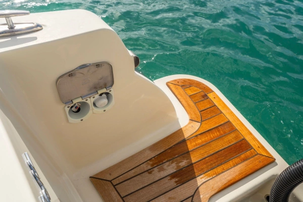 2022 Chris-Craft 30
