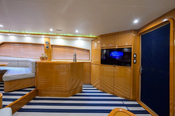 Bertram 700 Yacht For Sale