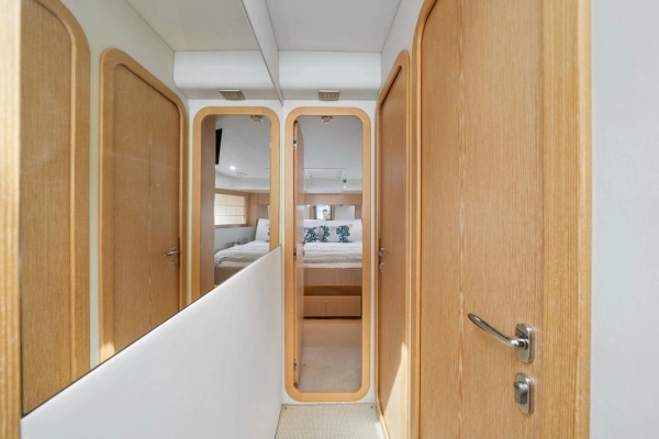 2013 Ferretti Yachts 62