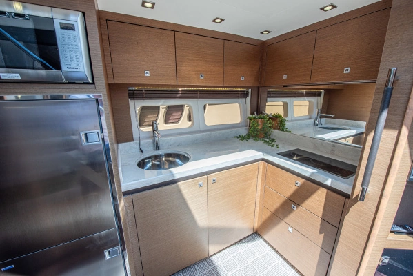 Sea Ray Sundancer 510 Yacht For Sale