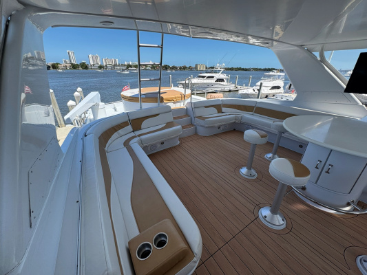 PERFECT LA DEE 75ft Hatteras Yacht For Sale