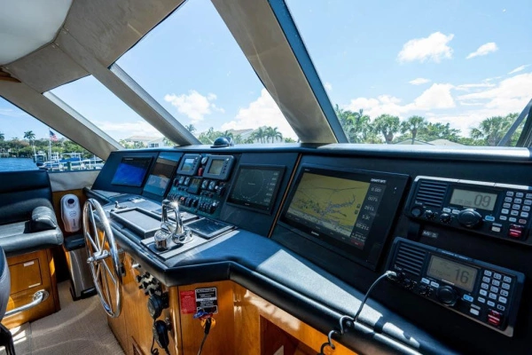 2004 Hatteras 60