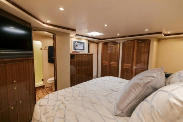 2006 Viking 74