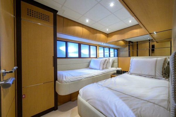 Miura 90ft Pershing Yacht For Sale