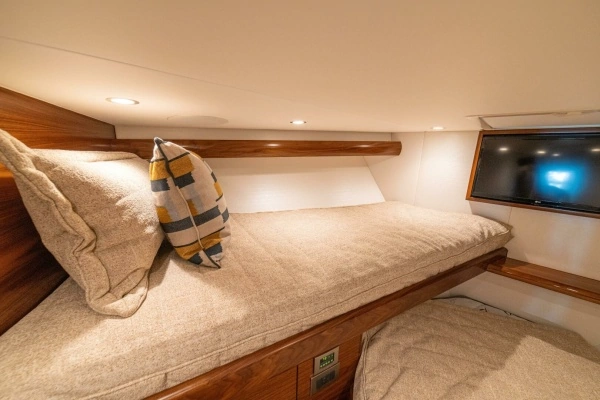 2025 Viking 58