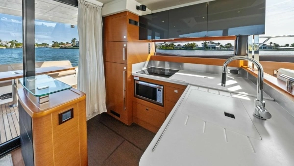 2015 Prestige 55