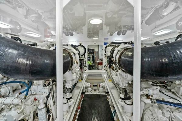 2006 Viking 61