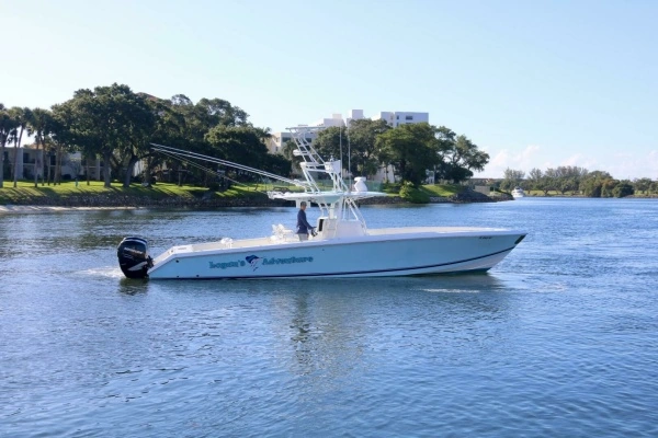2008 Venture 39 Center Console