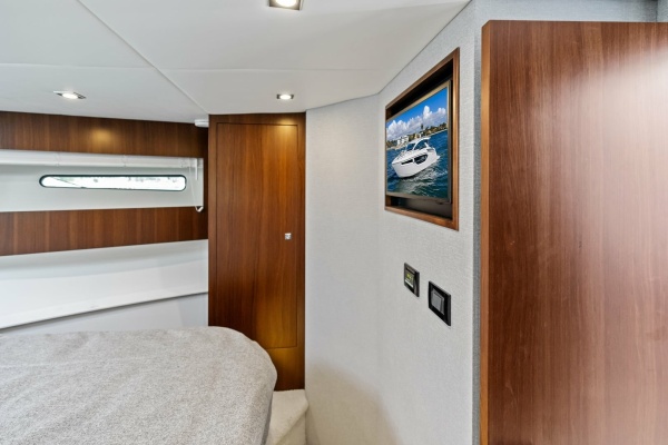 Cruisers 42 SARGAM - Stateroom Bow