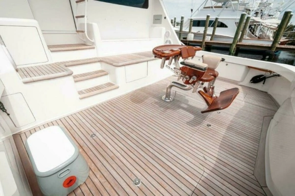 2012 Viking 76