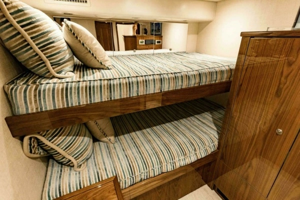 2020 Viking 72