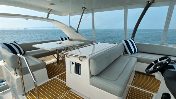 Going Around 44ft Aquila Yacht For Sale