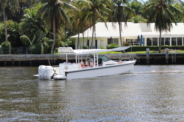 Axopar 37 - Exterior Profile