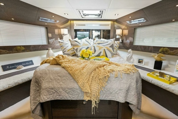 2020 Cruisers Yachts 46