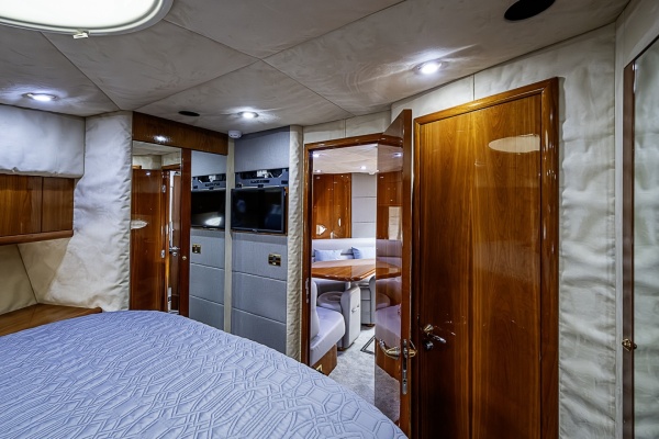 Sunseeker 62 EAGLE II - VIP Stateroom Forward