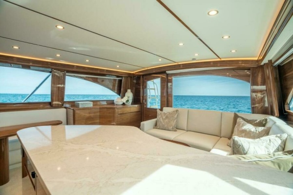 Viking 54 Convertible - Salon