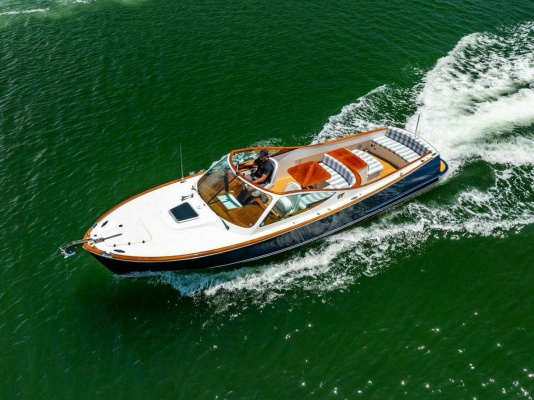 Tira Bella 30ft Hinckley Yacht For Sale
