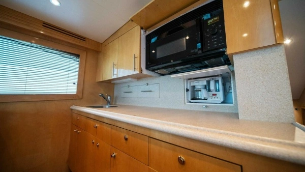 2003 Hatteras 54