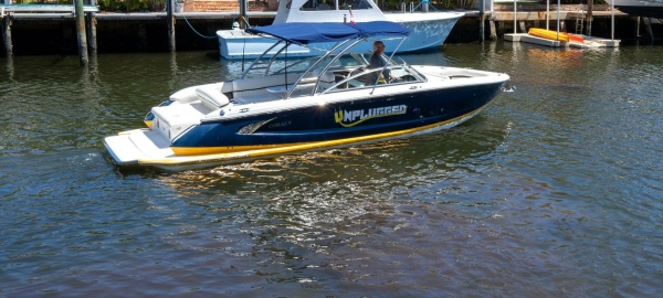 Unplugged 28ft Cobalt Yacht For Sale