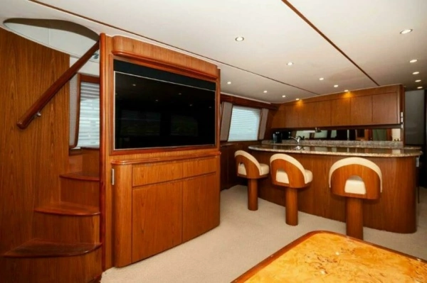 2012 Viking 76
