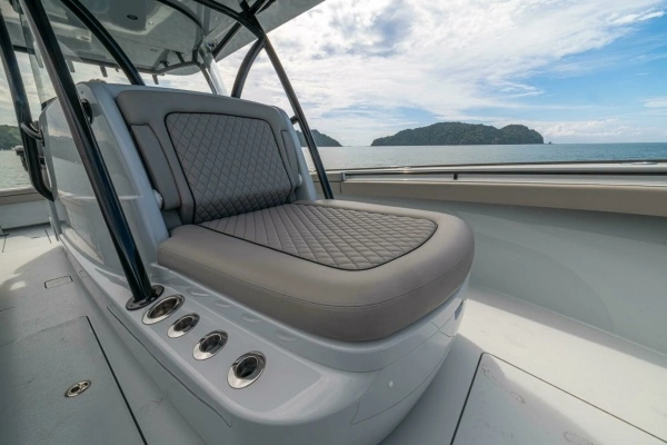 Photo of the 2024 Valhalla Boatworks V-33