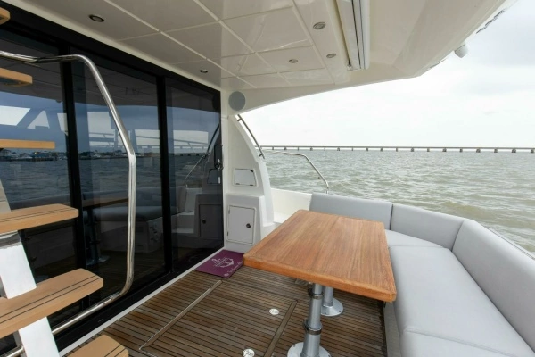 2023 Prestige 46