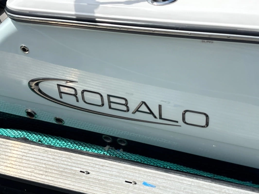 Robalo R360 Yacht For Sale