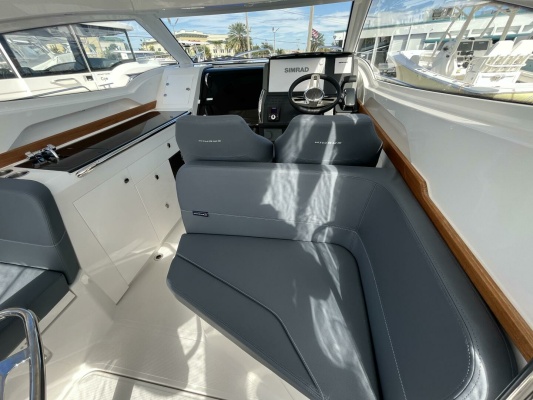 In Stock 2024 Nimbus W9 279 30ft Nimbus Yacht For Sale