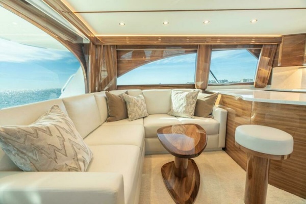 Viking 54 Convertible - Salon
