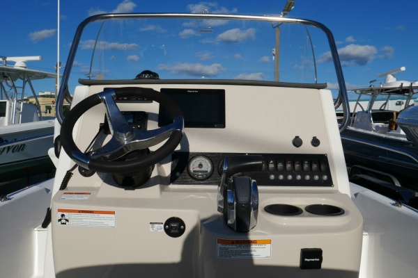21ft Boston Whaler Yacht For Sale