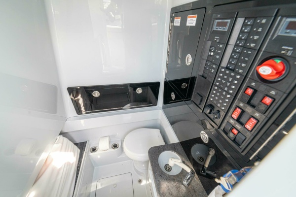 33ft Valhalla Boatworks Yacht For Sale