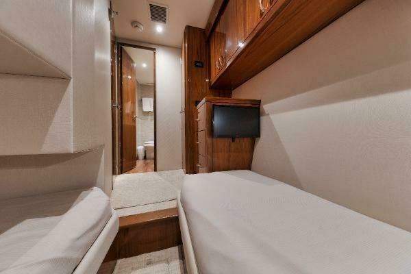 5 J rsquo s 54ft Hatteras Yacht For Sale