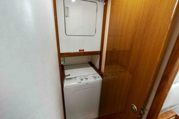 2003 Viking 48