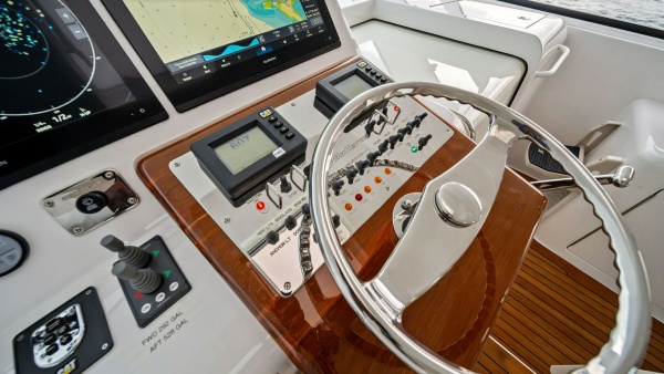 SEA N ME TOO 44ft Hatteras Yacht For Sale