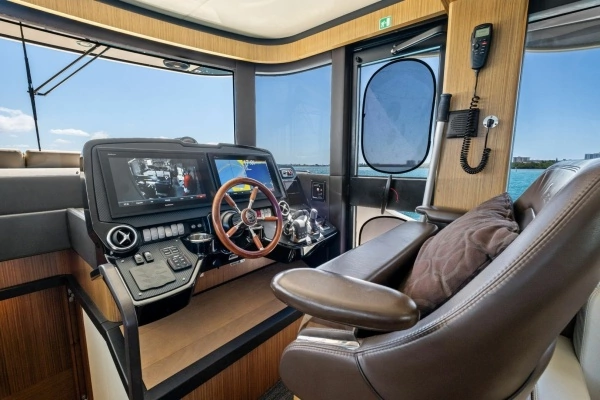 2019 Absolute 52