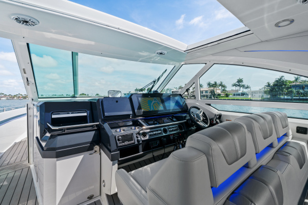 LADY CHAMPAGNE 2 40ft Formula Yacht For Sale
