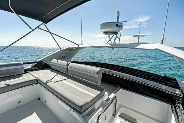 Galeon 470 Sky Yacht For Sale