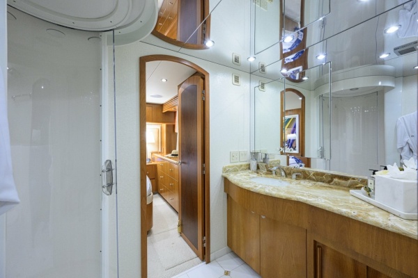 MAGIC 100ft Hatteras Yacht For Sale