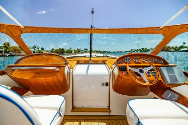 Tira Bella 30ft Hinckley Yacht For Sale