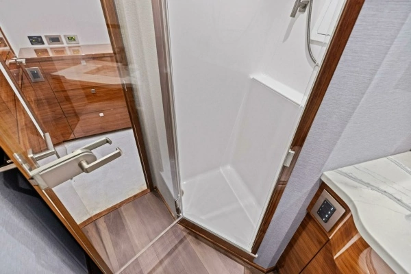 2026 Viking 82