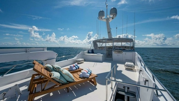 Hatteras 100 Raised Pilothouse Yacht For Sale