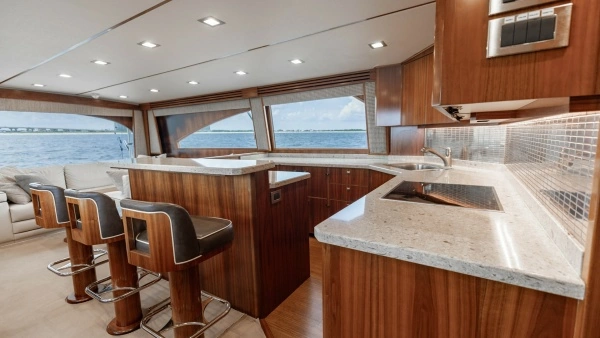 2018 Viking 72
