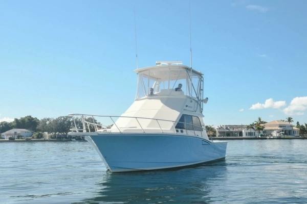 2001 Cabo 35