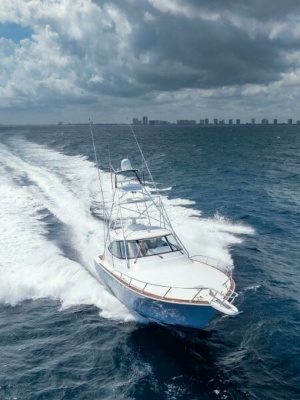 Viking 54 Sport Tower - Exterior Running Shot
