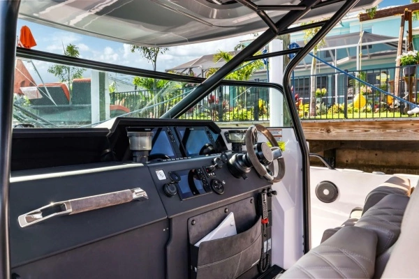 Axopar 37 Suntop Yacht For Sale