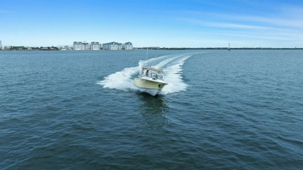 2016 Grady-White 28