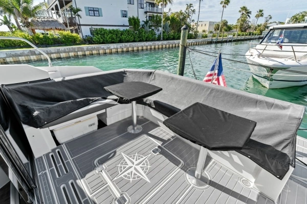2019 Cruisers Yachts 42