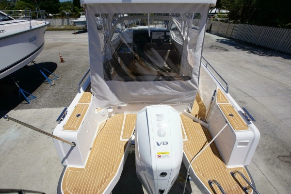 Nimbus Weekender 9 Yacht For Sale